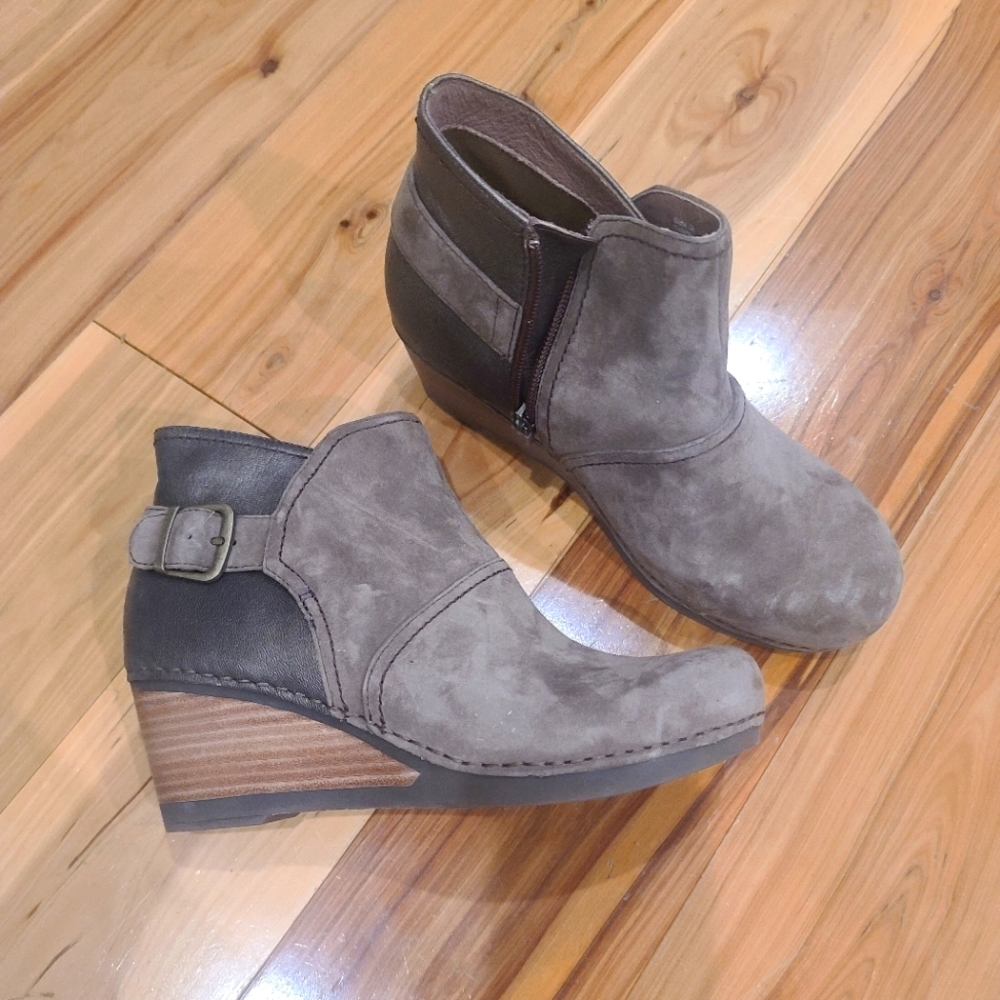 COPY - Dansko wedge brown heals